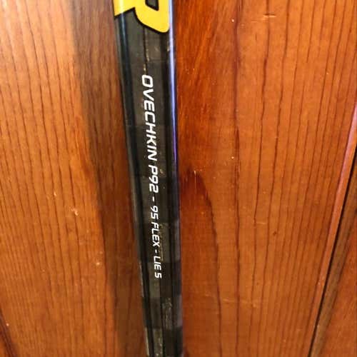 Brand New Bauer 1S P92 RH Grip 95 Flex