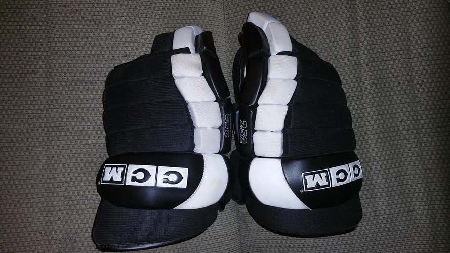 CCM Powerline 252 Gloves 15"
