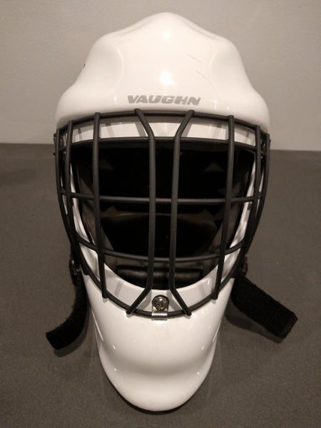 Vaughn VM 7400 Goalie Mask Senior