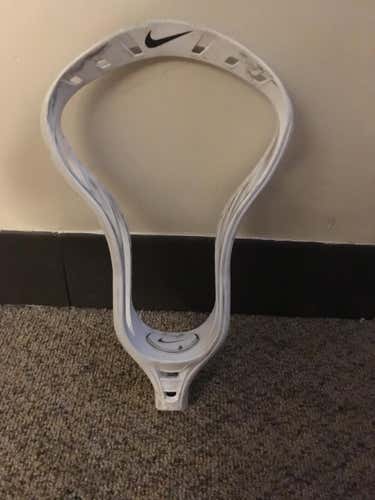 Nike Lakota Head
