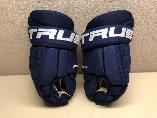 True A6.0 Pro Stock 14” 4-roll Gloves - Toronto Maple Leafs