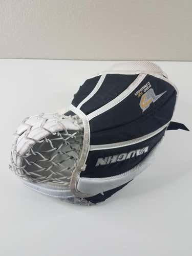 Vaughn Pro V Elite Pro Carbon V7 XF Goalie Glove Regular Senior