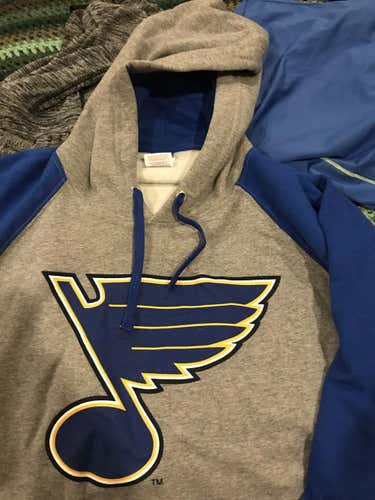 New XL St. Louis Blues hooded sweatshirt by Jerzees