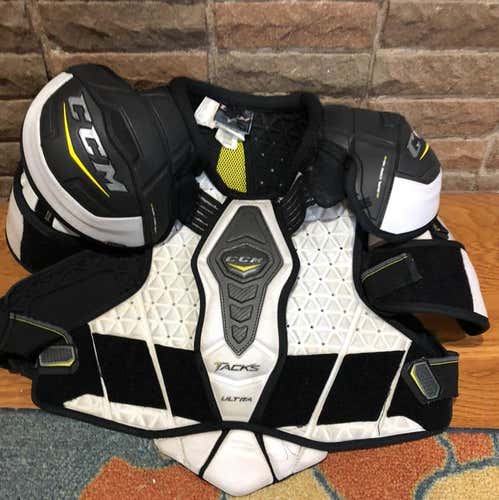 Ccm Ultra Tacks Shoulder Pads