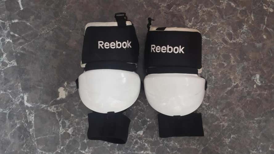 Reebok Revoke Pro Senior Goalie Knee Protectors