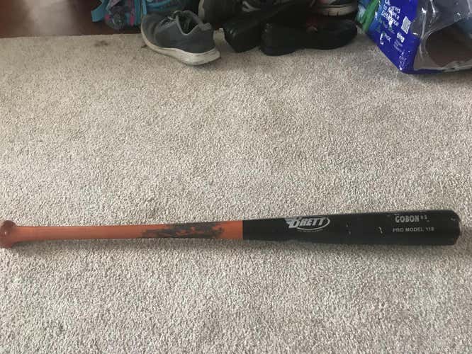 33' Brett Black/Red Wood Bat
