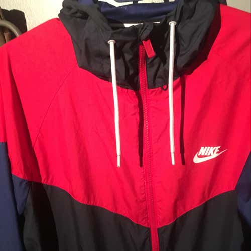 Nike Windbreaker. Barely Worn. *Smoke Free Home*
