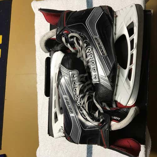 Bauer Vapor X900 (Slightly Used)