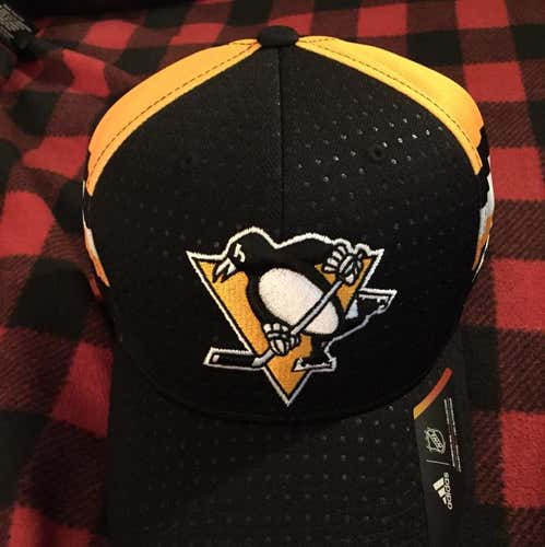 Large/XL Pittsburgh Penguins Adidas 2017 Hat