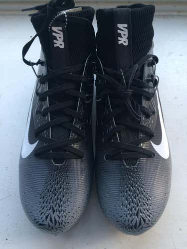 New  Nike Football Cleats. Size 10