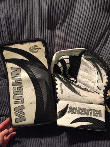Vaughn Velocity 7400 Goalie Glove & Blocker Regular Senior