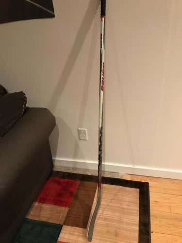 Intermediate Right Handed Bauer Vapor 1X