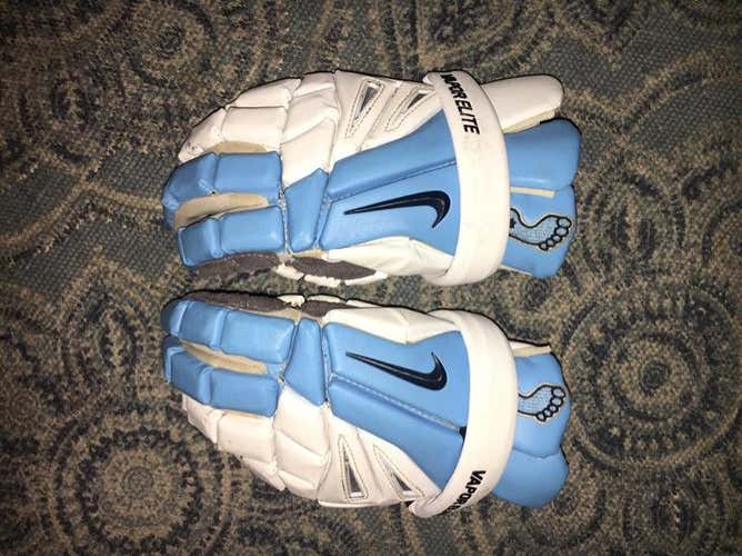 UNC Tar Heels 15' Gloves