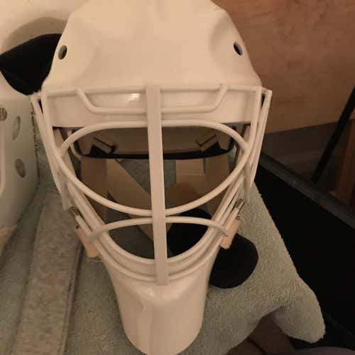 New Sportmask X8 Goalie Mask. Mens Large