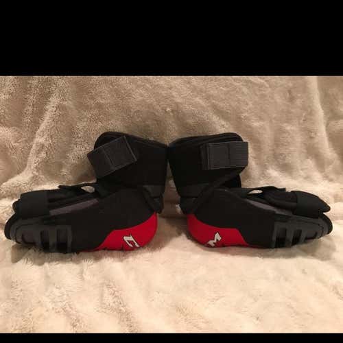 CCM QuickLite Sr. 250 LE Elbow Pads