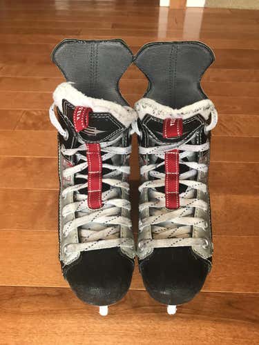 Easton S17 Youth Skates, Size 13.5