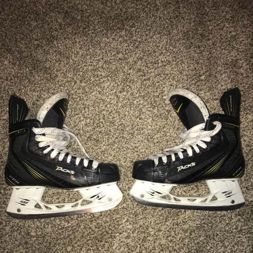 CCM Tacks 4052 Ice Skates (Size 6.5 D)