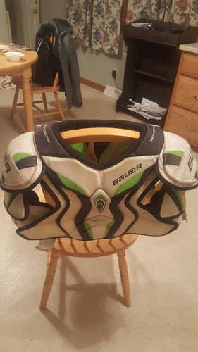Bauer Supreme One80 Shoulder Pads