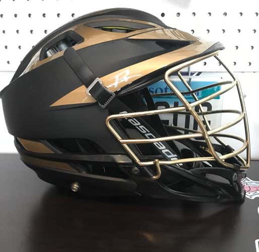 Like New Black And Gold Cascade R