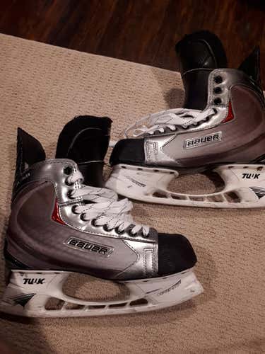 Pro Stock Bauer x:60 Skates Senior Size 9.25 EE