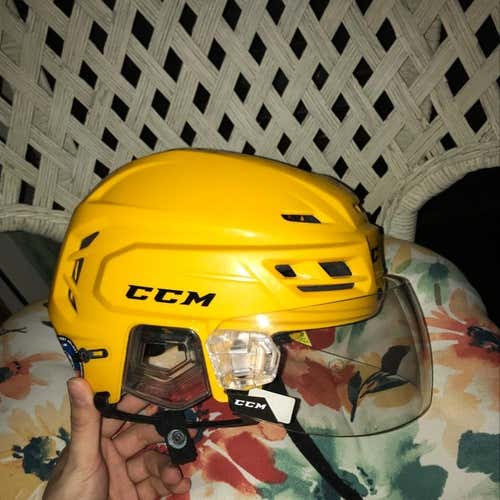 CCM Resistance 300 With Visor: Medium