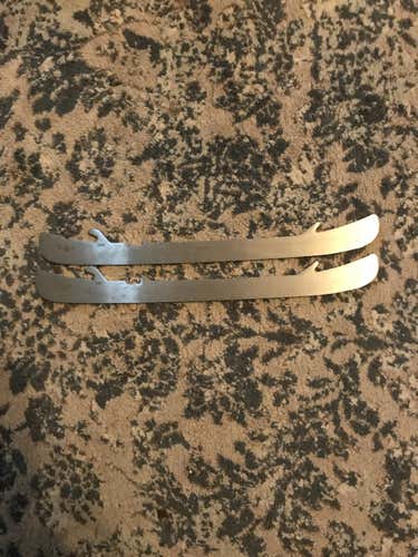 New Bauer 2017 Bauer 1x Skates Senior Size 9