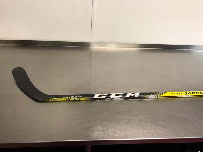CCM Super Tacks RH P29 Crosby 75 Flex