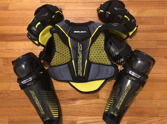 Lightly Used Top Of The Line Bauer Supreme 1S Elbow Pad