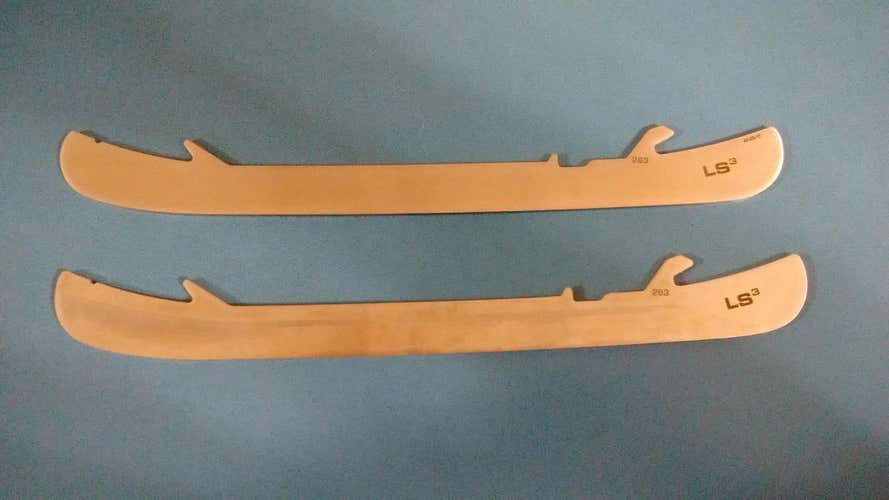 New Bauer TUUK EDGE LS3  SKATE RUNNERS