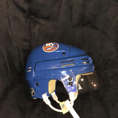 Islanders Bauer 4500 Medium Pro Stock Helmet