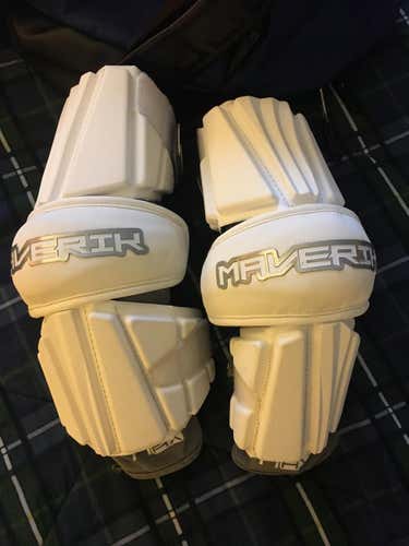 Maverik Max Arm Pads