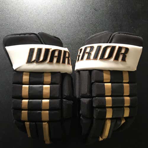 Warrior 4-roll Pro Series 15 Inch Black/Vegas Gold