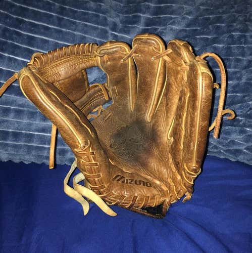 Mizuno Baseball Glove