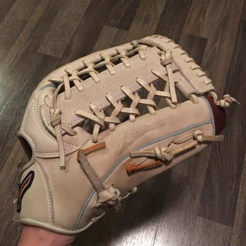 Mizuno MVP Prime SE Outfield Baseball Glove