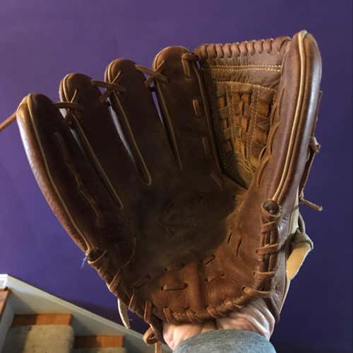 Mizuno GCP 19s Left Hand Throw Softball Or Baseball Fielders Glove