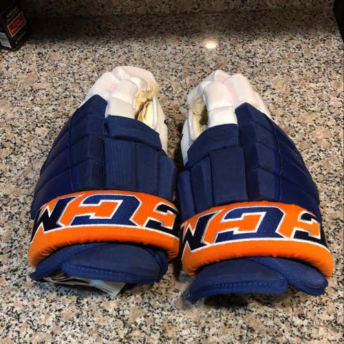 New CCM 15” Islanders Stadium Series Gloves