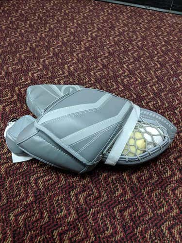 New Warrior Ritual G2 Catch Glove Regular Senior