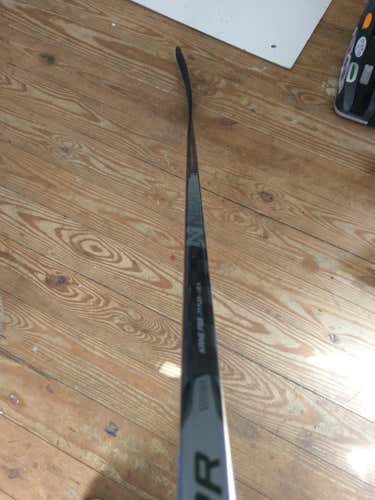Bauer Nexus 8000 Stick Mid 76 - 80 Senior Righty