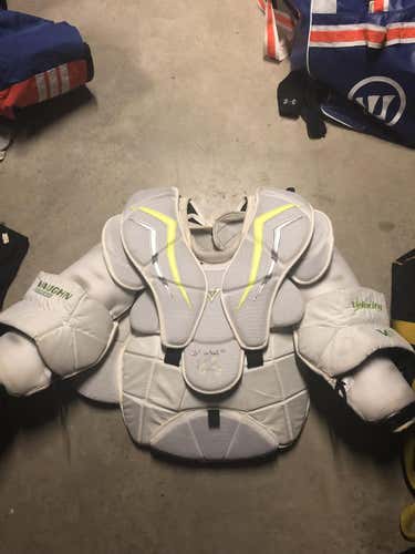 Vaughn Velocity V6 2200 Pro Goalie Chest and Arm Protector Goalie Chest Protector Senior