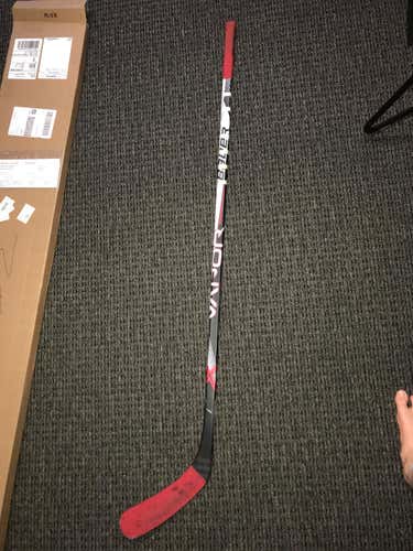 Bauer Vapor x600 Stick Right 60Flex Intermediate (Uncut) Great Condition