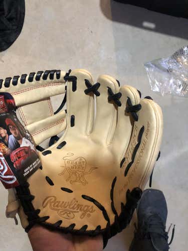 New Rawlings Heart of the Hide Glove