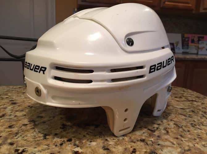 Bauer 4500, Medium, White.