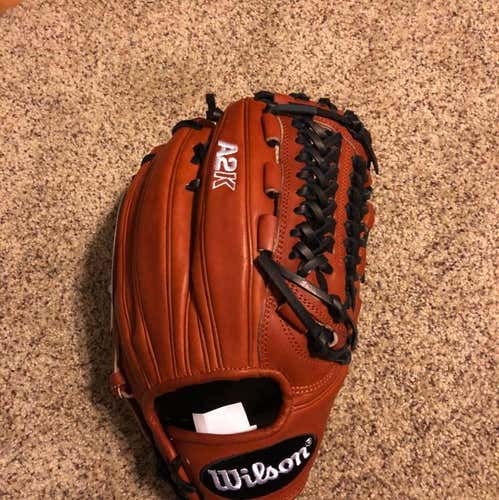 Wilson A2K D33 11.75” NWT RHT