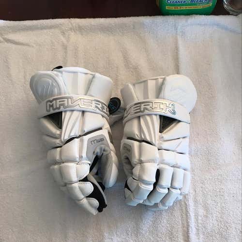 Maverik max Adult Large 13” New With Tags Gloves