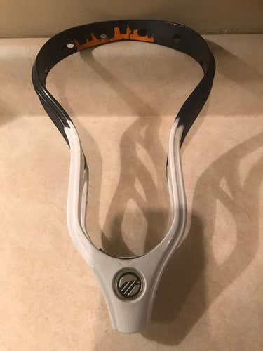 Maverik Metrik u Head