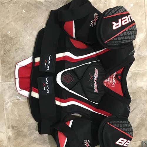 Bauer X40 Shoulder Pads XL