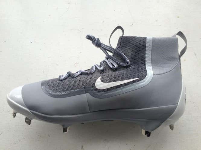 New Nike Huarache Metal Cleats. Size 9