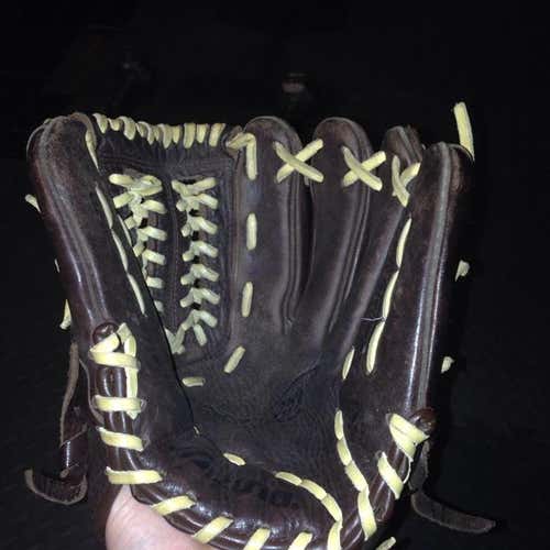 Size 11.75 Mizuno Baseball Glove, Broken In Perfectly