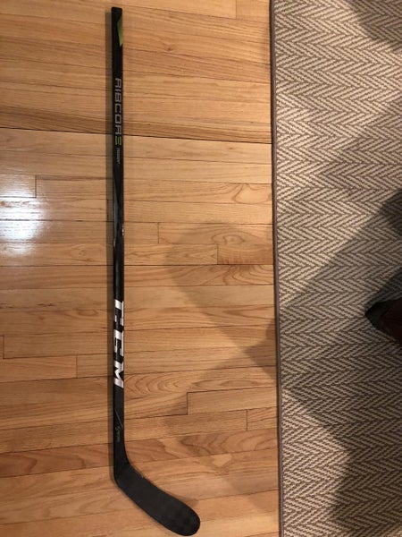 CCM RibCor Trigger2 PMT Left Handed Junior Stick Grip 50 Flex P28 Curve