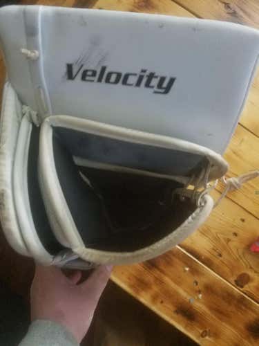Vaughn Velocity V6 2000 Pro Goalie Glove & Blocker Regular Senior